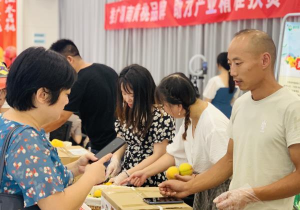 7天銷售20000斤，惠農網打造新寧黃桃供應鏈標準促上行
