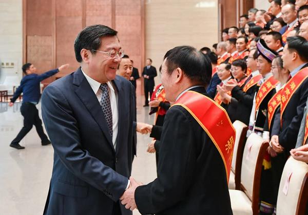 惠農網董事長姜仕被授予湖南省2020年“百名最美扶貧人物”